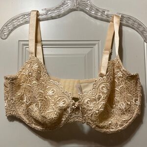 Barely‎ Breezies Lace Underwire Bra 38DD